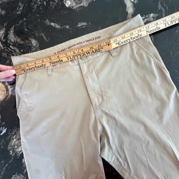 Rhône commuter classic pant khaki tan size 33 inseam 31.5 straight leg stretch - Picture 7 of 10